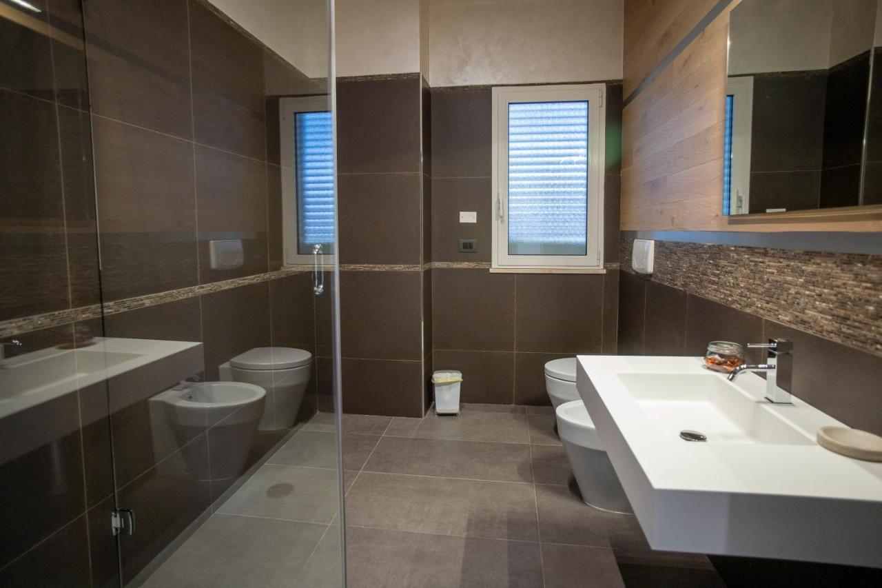 Silvia B&B Elegant House - Design Moderno, Accoglienza Esclusiva Paganica Ngoại thất bức ảnh