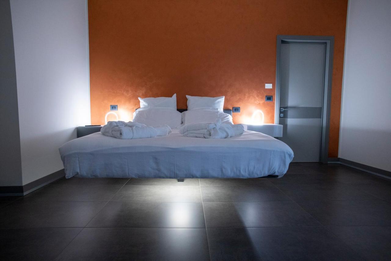 Silvia B&B Elegant House - Design Moderno, Accoglienza Esclusiva Paganica Ngoại thất bức ảnh